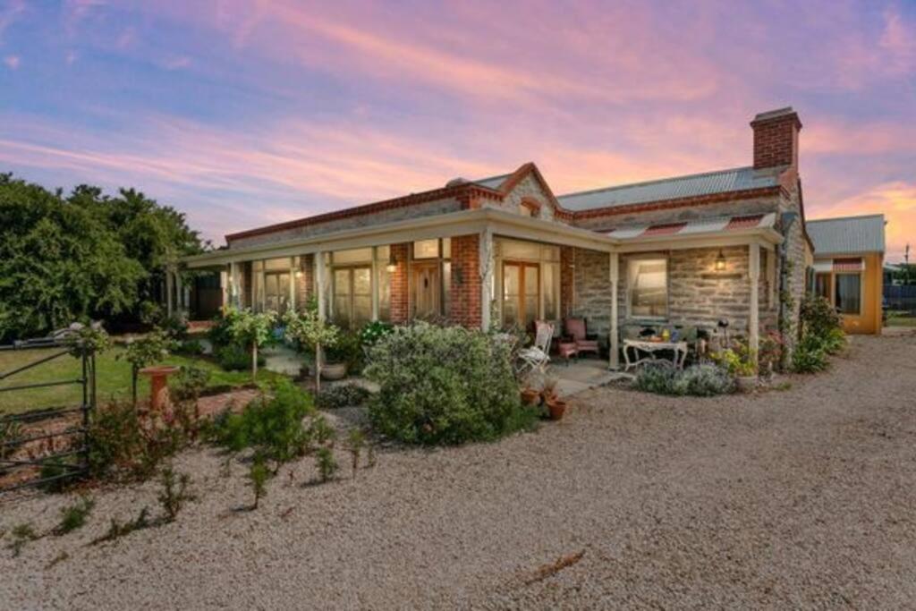 Benny's Beach House - B&B