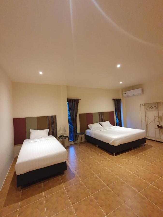 Deluxe Family Suite