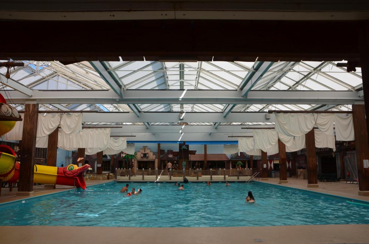 6 persoons bungalow met omheining van de tuin vlakbij Walibi - Chambres d’hôtes Biddinghuizen