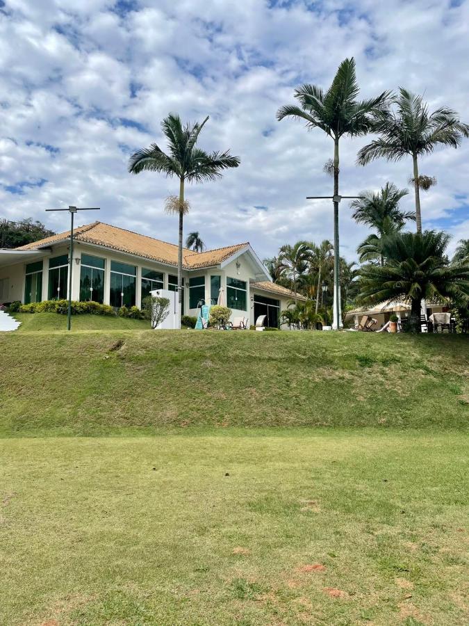 Casa de campo, com quadra de Beach Tennis, Volei e Fut Volei próxima a SP!! - B&B Santana de Parnaíba