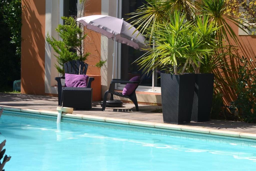 "POUR VOUS" studio dans villa avec piscine - B&B
