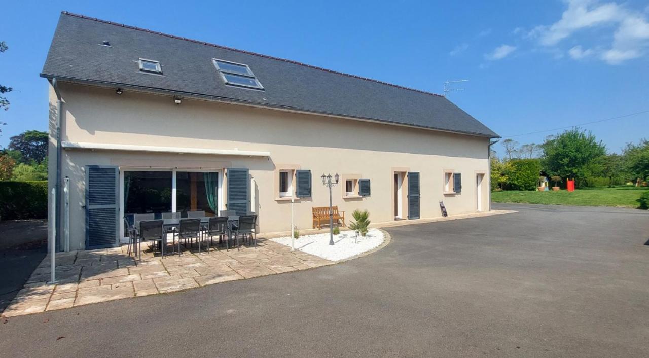 B&B Commes - Le So Art, grande maison, jardin, flipper, babyfoot, ping pong,1 km mer, proche golf, Port en Bessin, Bayeux et plages du débarquement, adaptée enfants - Bed and Breakfast Commes