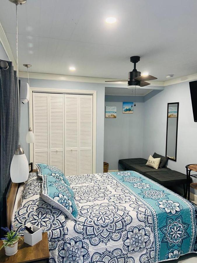 B&B Tampa - Lovely rental unit with independent entrance apt # 1 - Bed and Breakfast Tampa