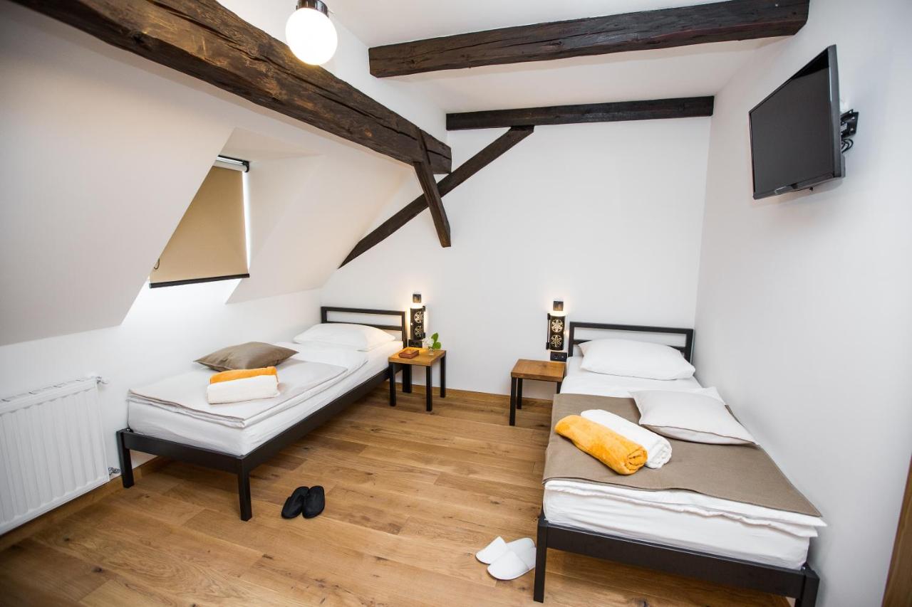 Doppel- oder Zweibettzimmer mit seitlicher Aussicht