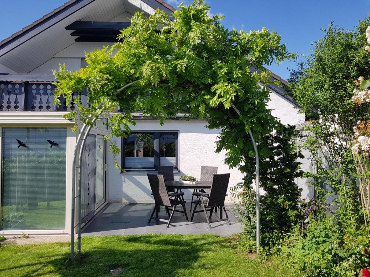 B&B Münsingen - Ferienwohnungen Lilie Und Dahlie - Bed and Breakfast Münsingen