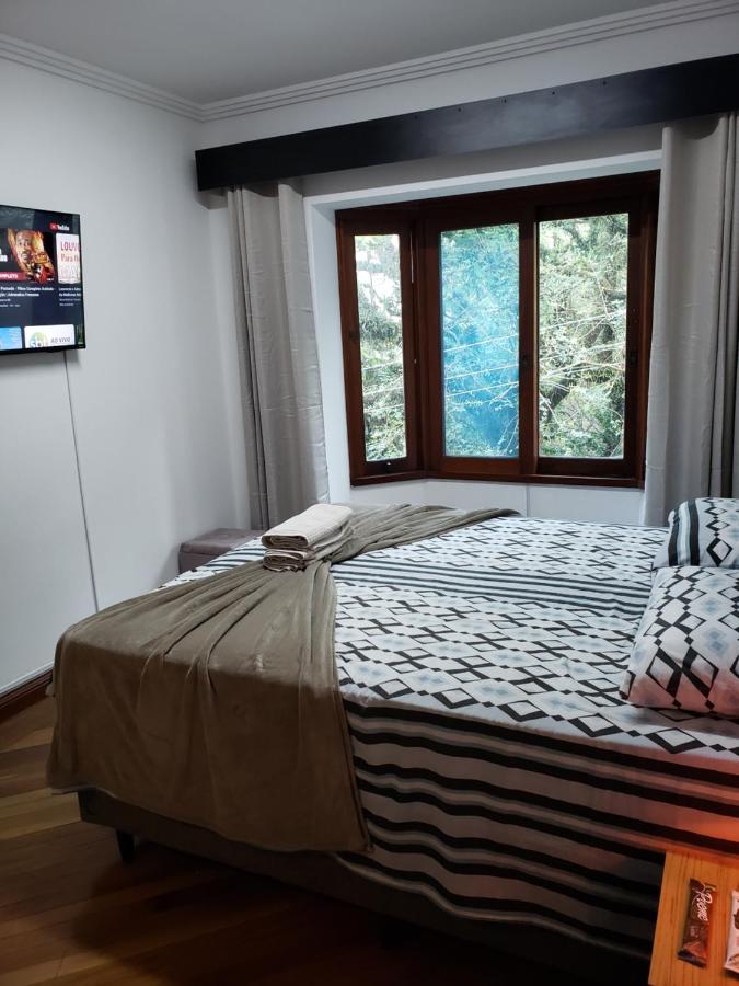 Deluxe Queen Suite