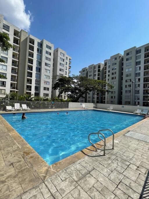 Apartamento en Guabinas Yumbo - Ferienwohnung Puerto Isaacs