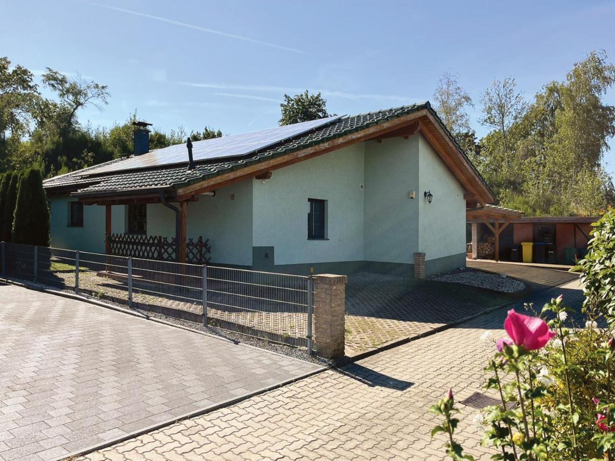 Ferienhaus Am Hang, Sky-Entertainment, DAZN, Carport, alles Barrierefrei - Chambres d'hôtes Blankenburg