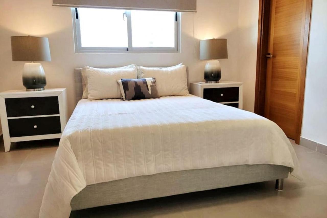 Deluxe One-Bedroom Apartment with City View