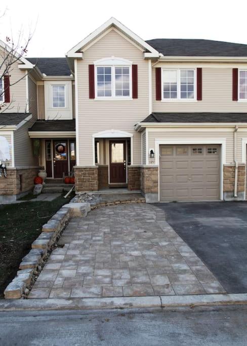 MarkG's Shack! - B&B Ottawa