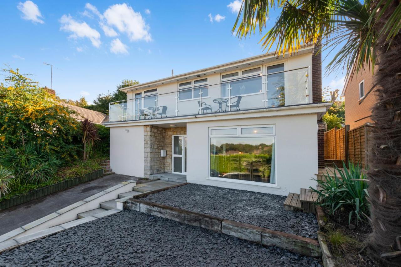 5 Bedroom Detached Beach House Poole - Ferienwohnung