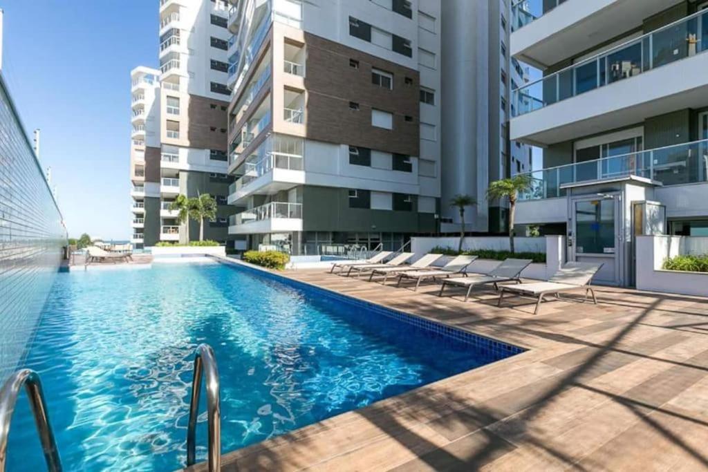 PRAIA BRAVA 3 QUARTOS, CONDOMÍNIO COMPLETO - Ferienwohnung Itajahy