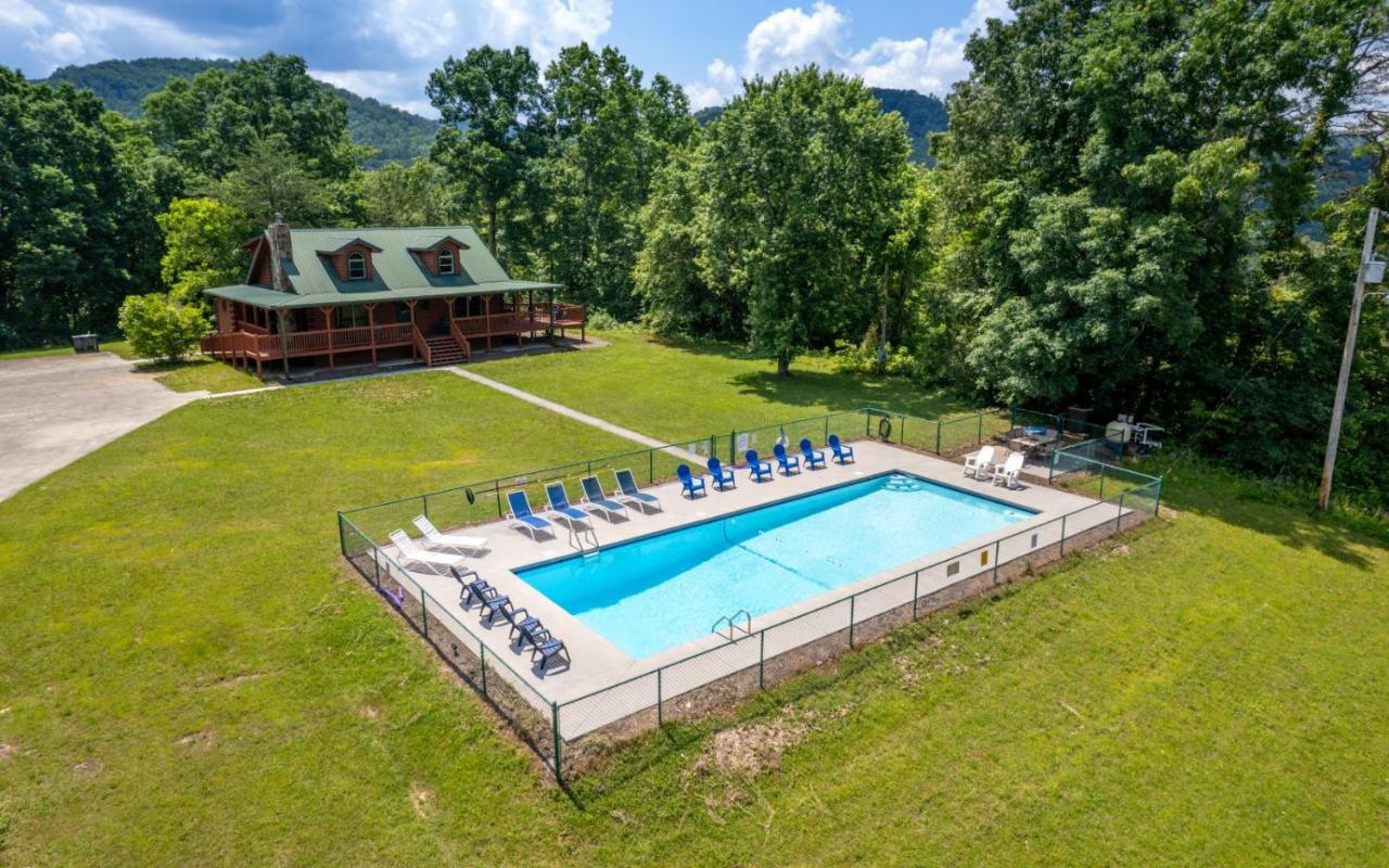Bear Mountain Splash - B&B