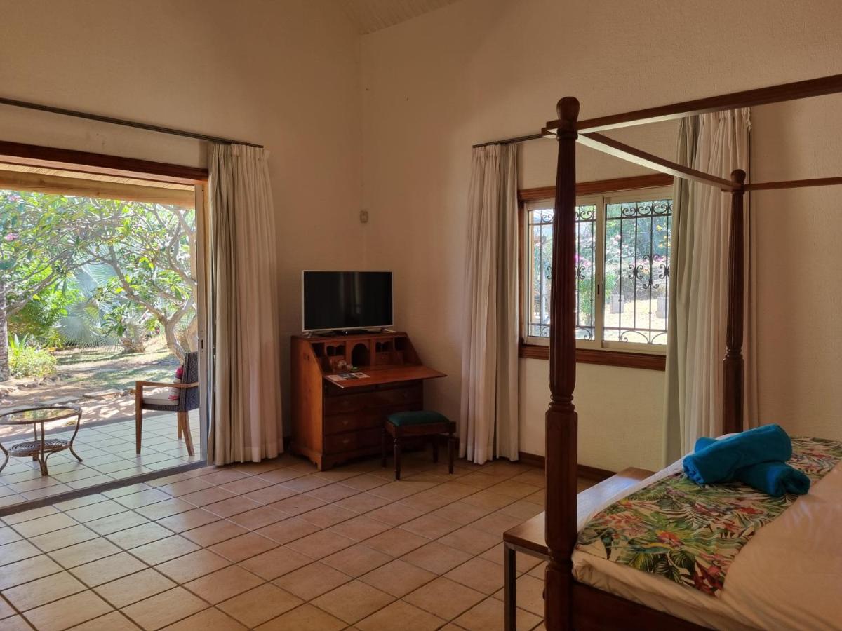 Camera Familiare con Vista Giardino