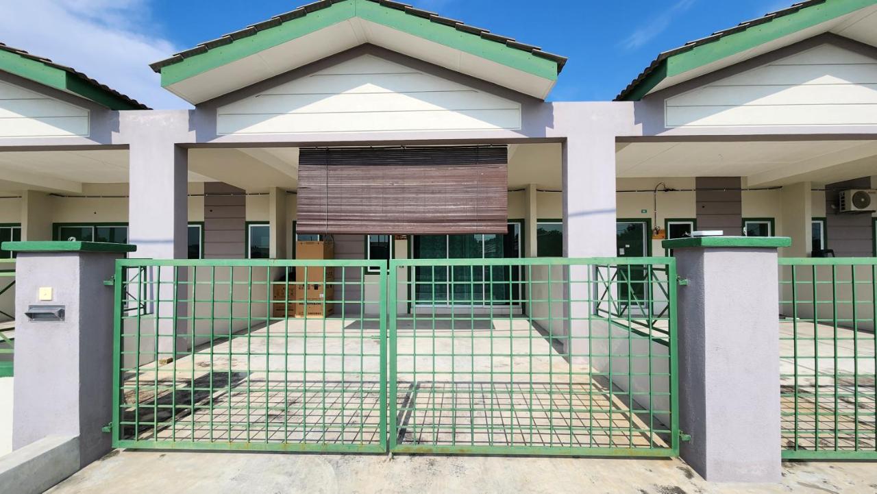 B&B Sitiawan - Homestay LK - Bed and Breakfast Sitiawan