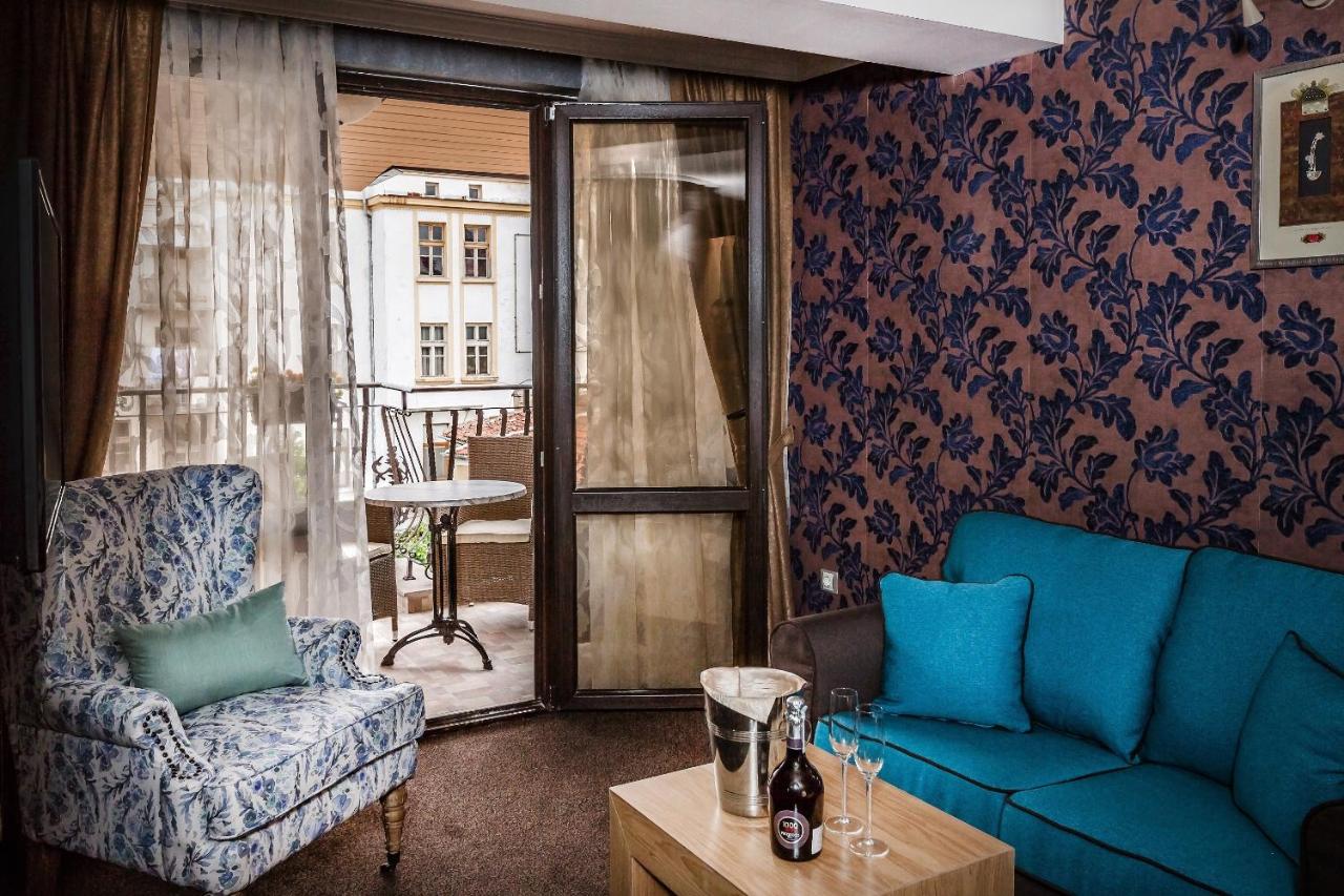 8 1/2 Art Guest House - B&B Plovdiv