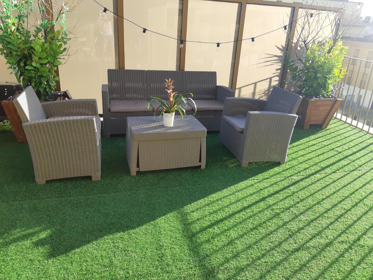 La Terrasse - big apartment & terrace 80m2 - metro 17 min from Paris - B&B Bagneux