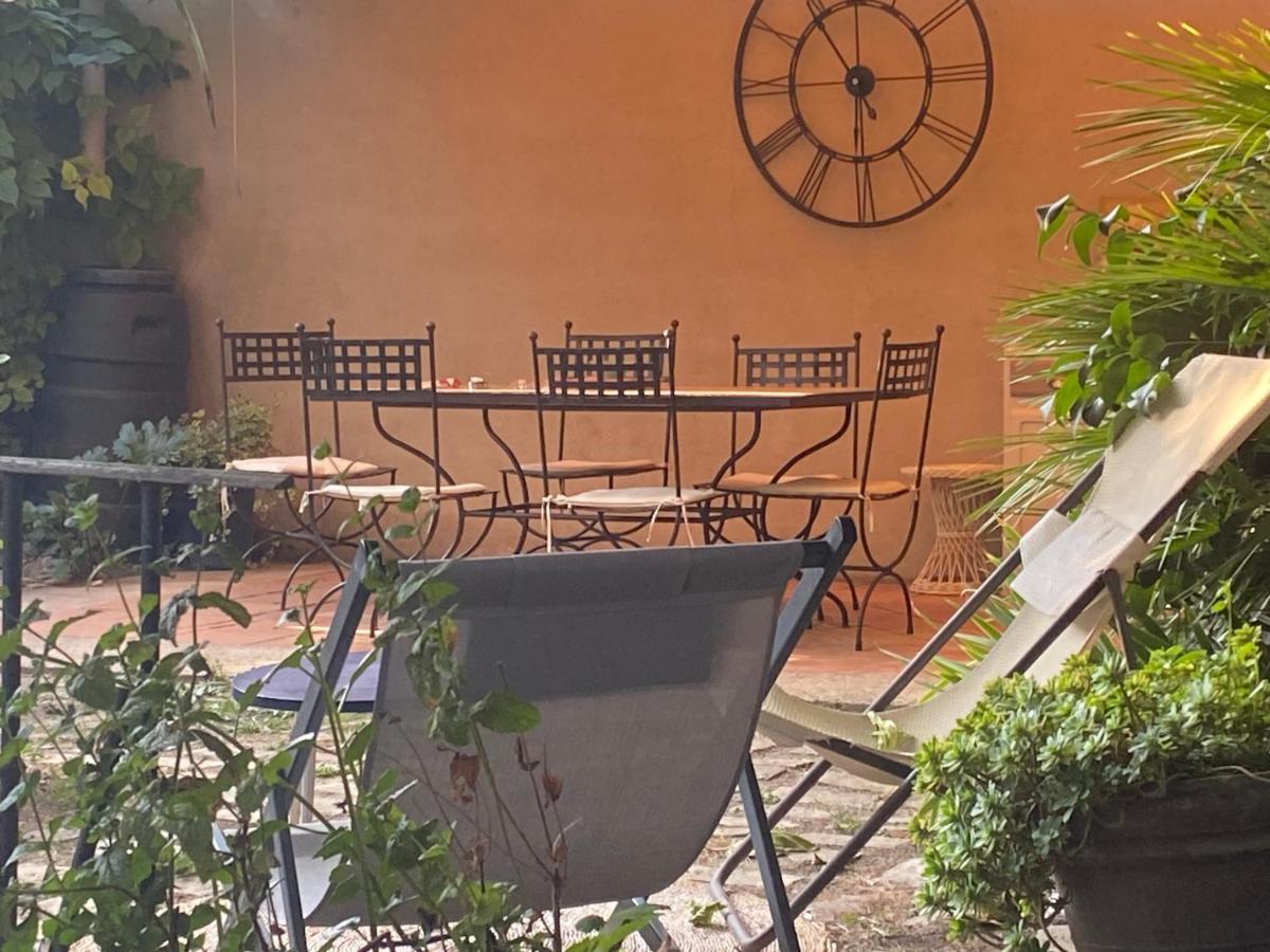 Les Lauriers Duplex centre ville avec jardin - B&B