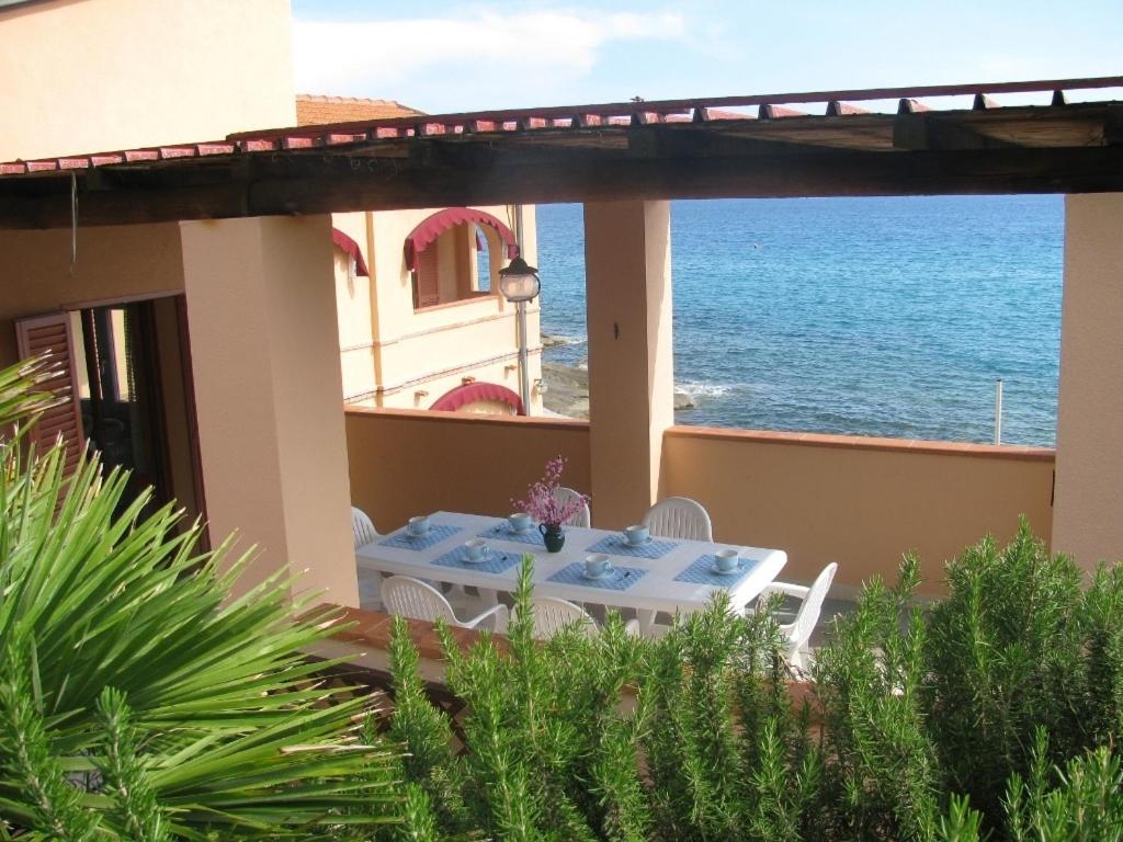 Apartment mit Meerblick