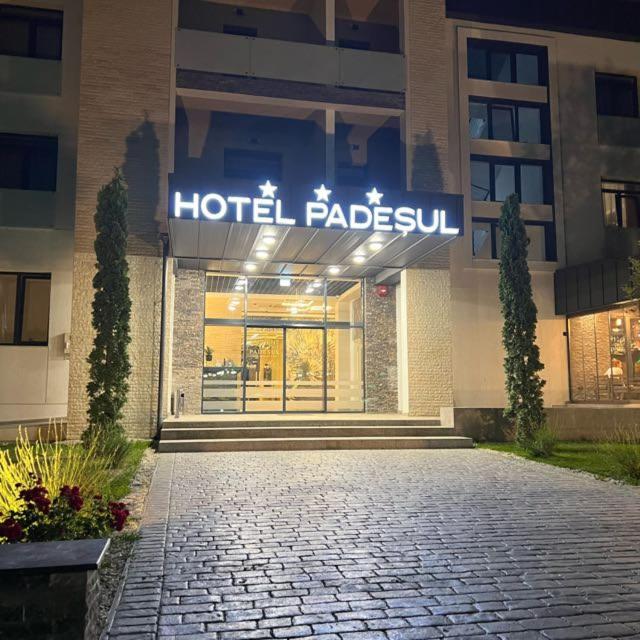 B&B Făget - Hotel Padesul - Bed and Breakfast Făget