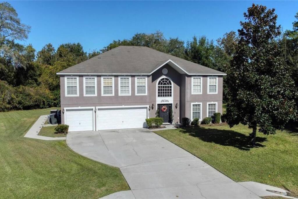 Spacious 6BR Pool Home in Ocala - B&B