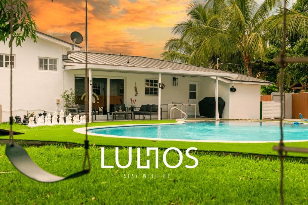 Miami Fun Home with Pool & Games L30 - B&B