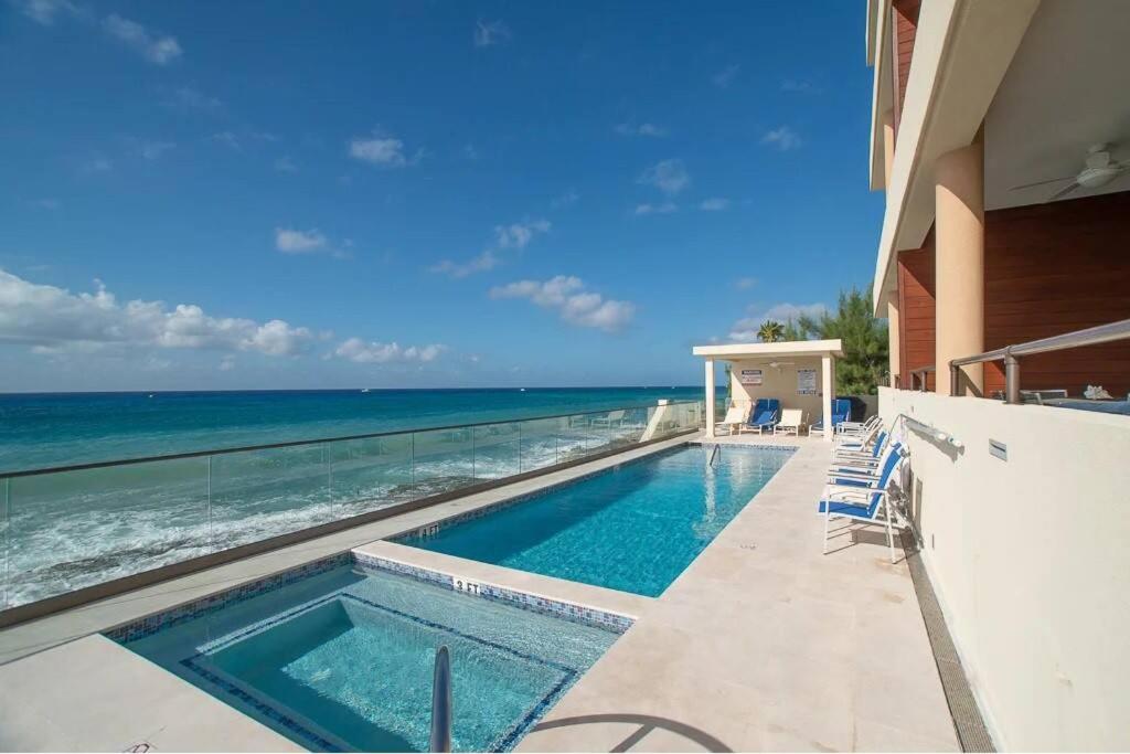 Luxury Ocean front SeaDreams 2 with 7 Mile Beach Views - B&B