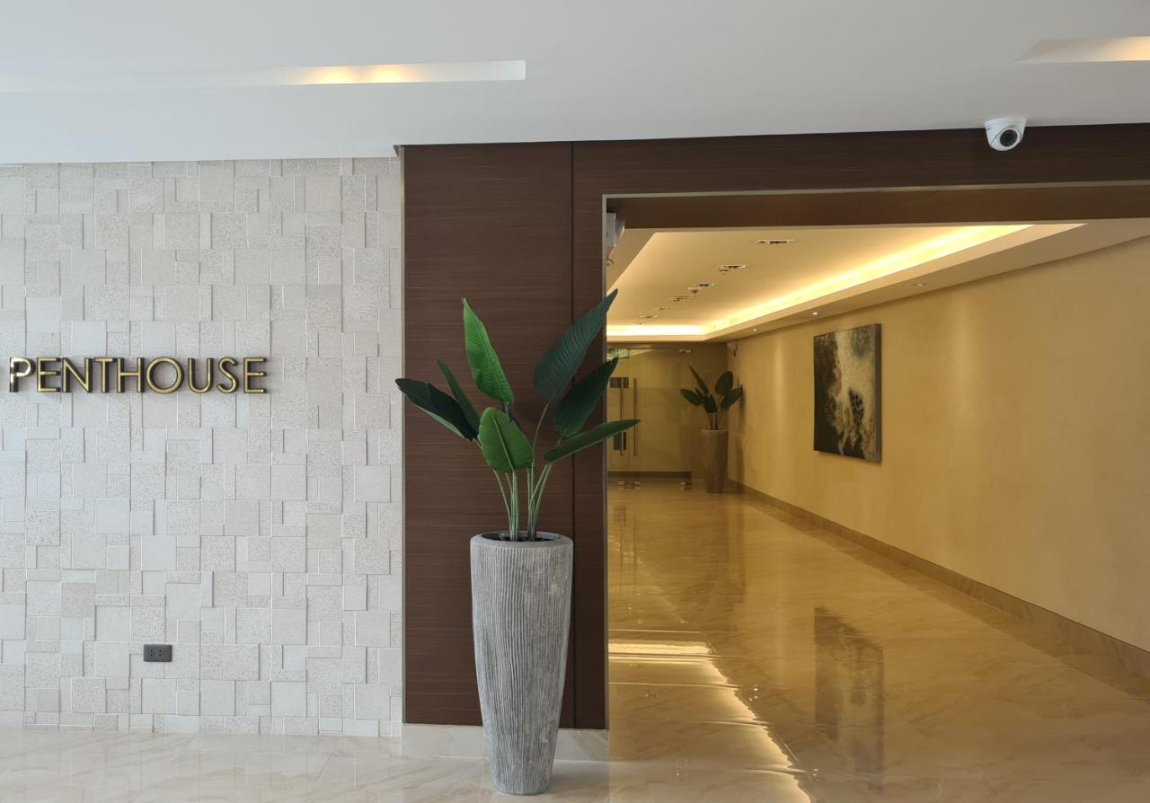 Cozy Penthouse 2BR Suite w Balcony - Amazing Manila Bay View and City Skyline near MOA - B&B