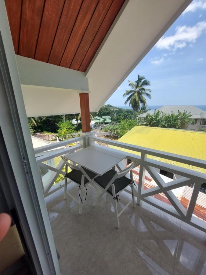 Reef Hills Residence 2 bedroom VILLA with Car Rental - Bed and Breakfast Anse aux Pins