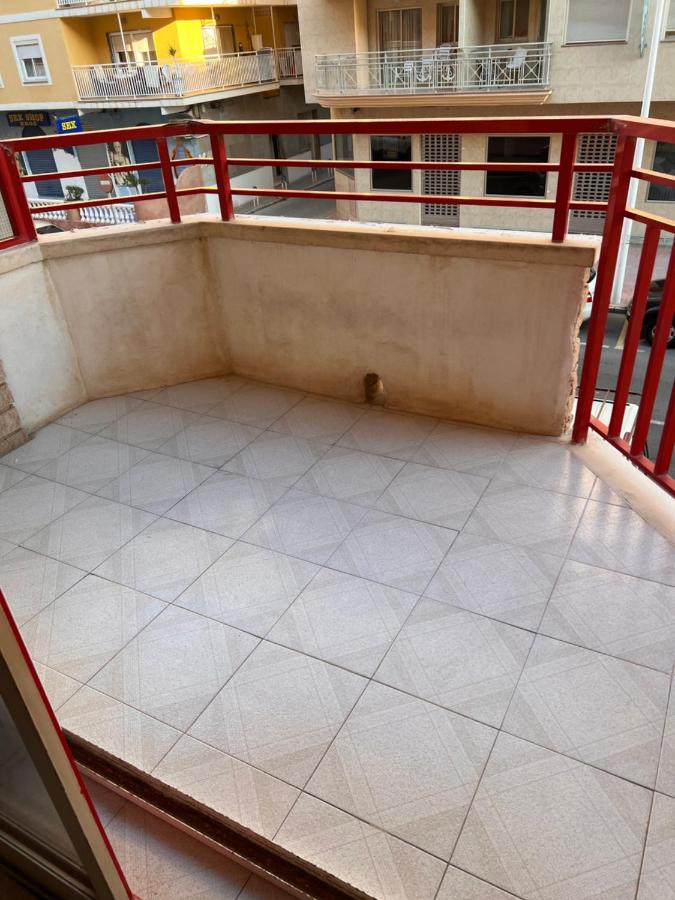 Big one bedroom apartment next to beach. - B&B