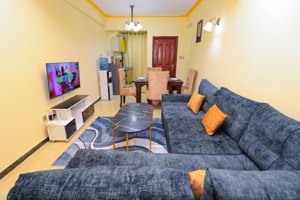 Luxury 1 BED apartment with extra bed Kilimani Nairobi Kenya - B&B Nairobi