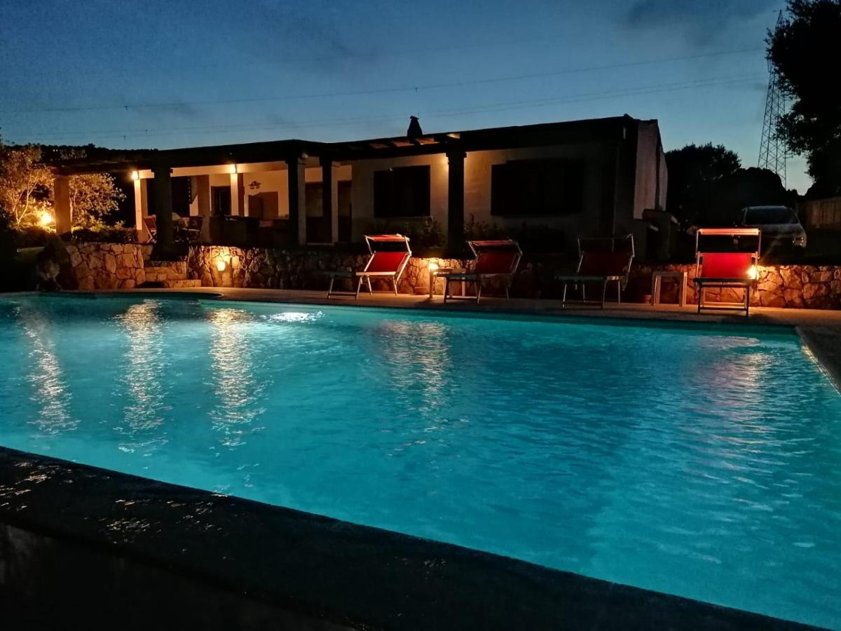 La Sima villa con piscina vista mare San Pantaleo Sardegna - B&B