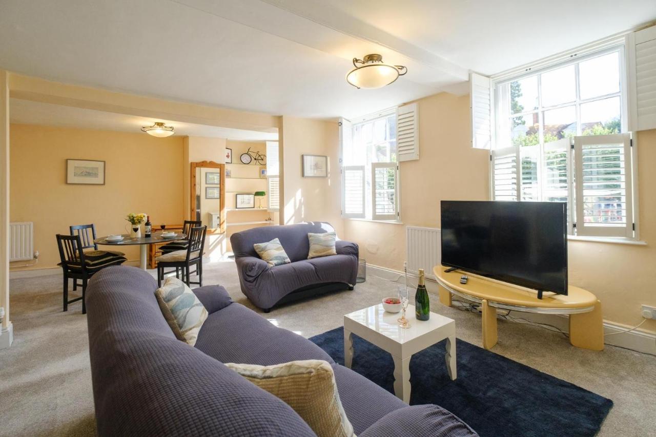 Hill House Apartment - Chambres d’hôtes