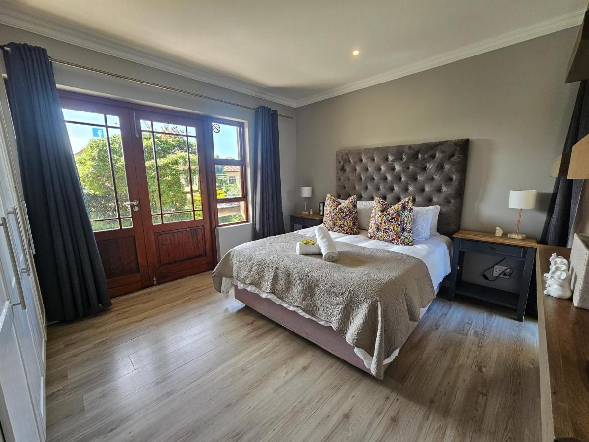 B&B Plettenberg Bay - Six Whale Rock Gardens with back up power for load shedding - Bed and Breakfast Plettenberg Bay