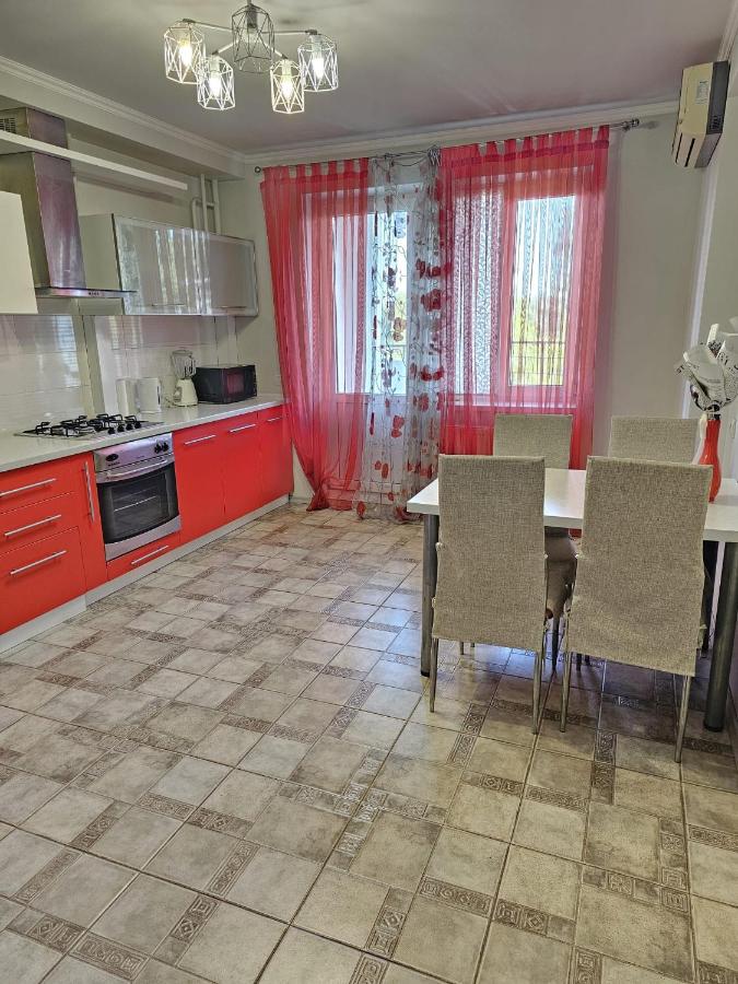Mitropolit Dosoftei Street Апартаменты - B&B