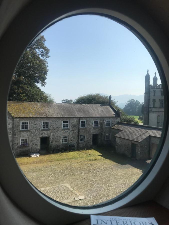 Number 9 Narrow Water Castle - Bed and Breakfast