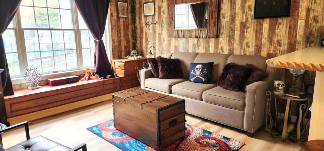 Must See Pirate Suite Ski On Off Jiminy - Mtn View Fully Redone Decor - B&B