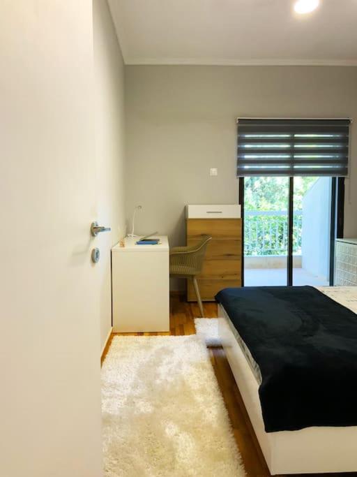 2 Bedroom Family Apartment with Free Parking - Chambres d’hôtes Thessalonique