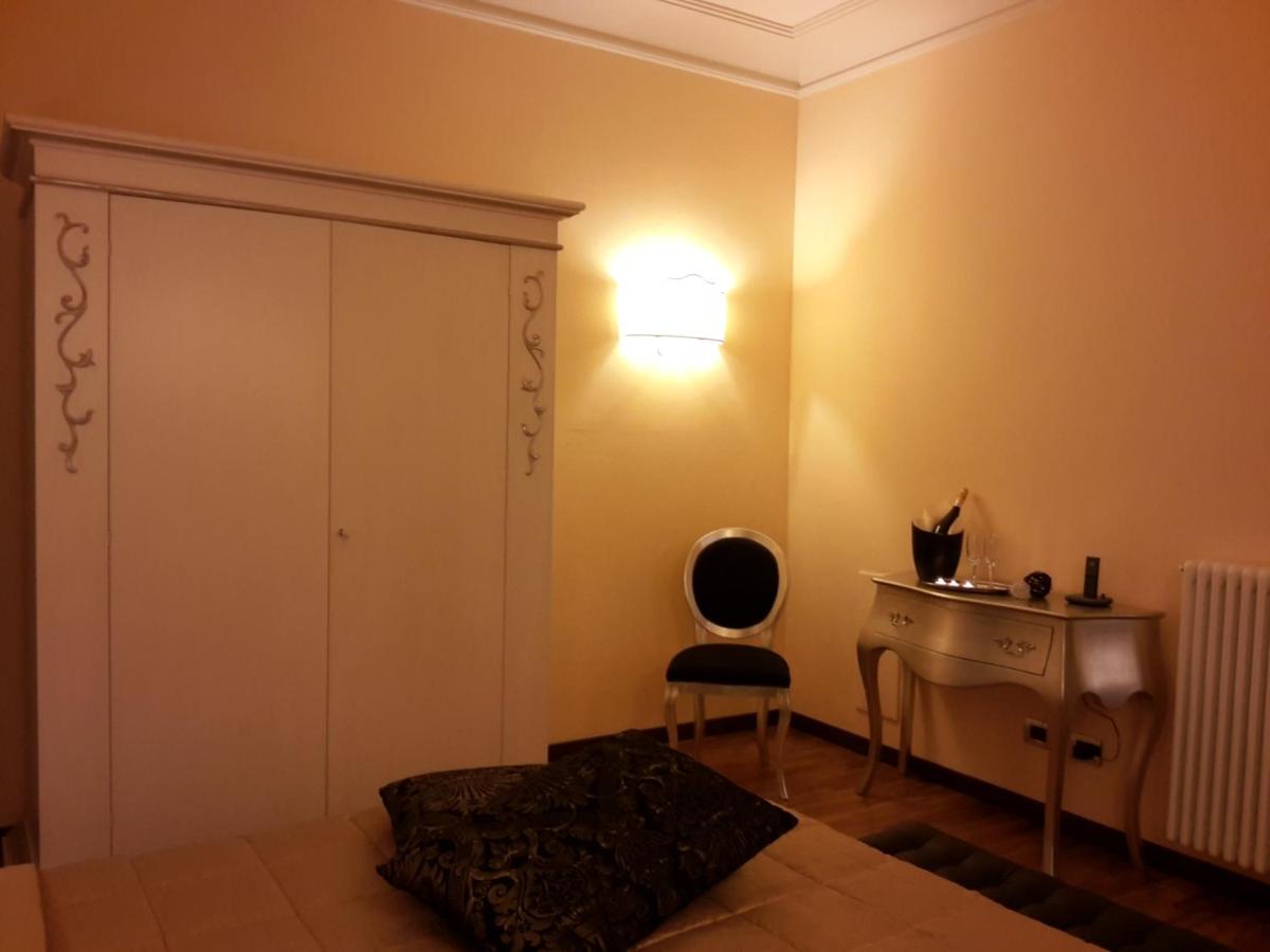 One-Bedroom Apartment with Sofa Bed