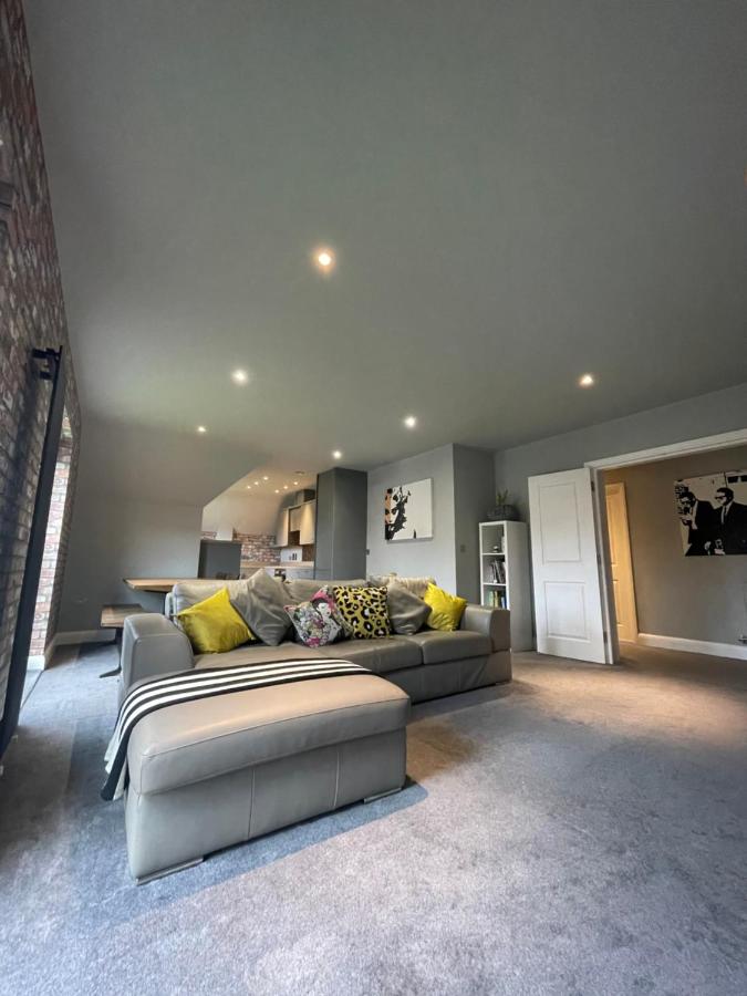 Spacious Apartment NEC BHX - B&B Solihull