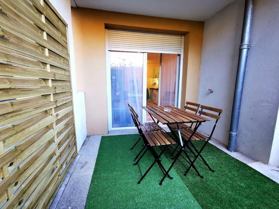 Grand studio lumineux et sa terrasse au calme - Ferienwohnung