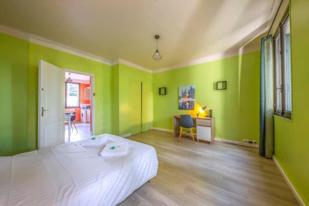 Appartement au bord de la Leysse à Chambéry - Chambres d’hôtes Chambéry
