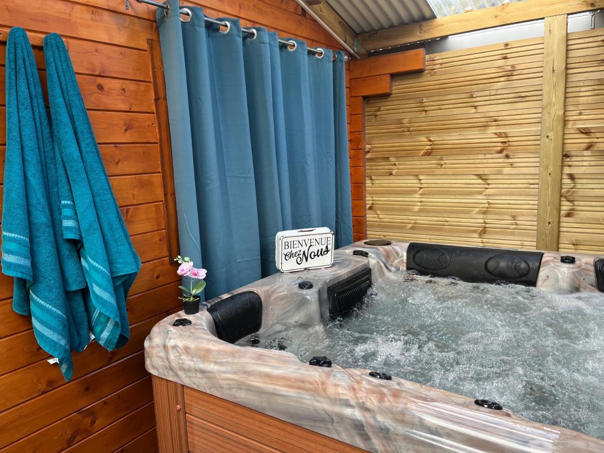 Les chalets de Marie et Stéph - Jacuzzi SPA Privatif sans vis à vis , vue mer - Bed and Breakfast