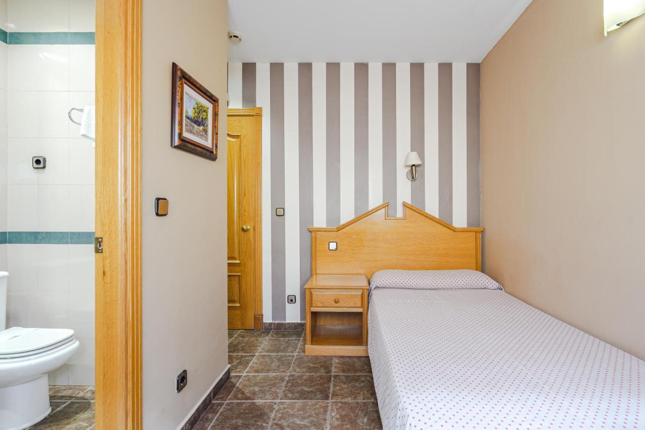 Single Room with Private Bathroom