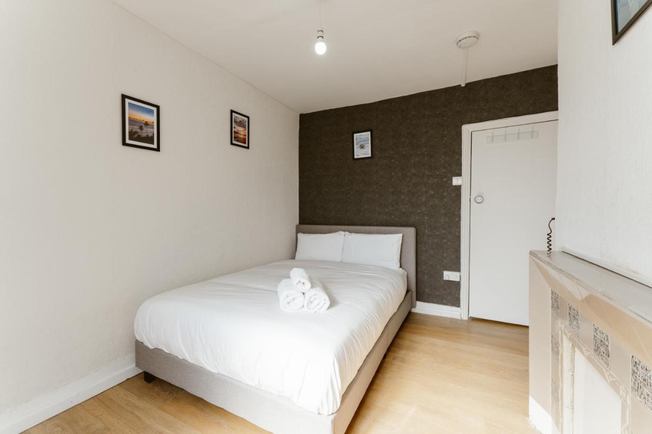 Double Room with Shared Bathroom
