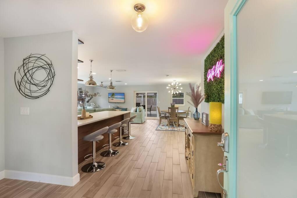 Sarasota Updated pool home, Near Siesta Key - B&B Sarasota