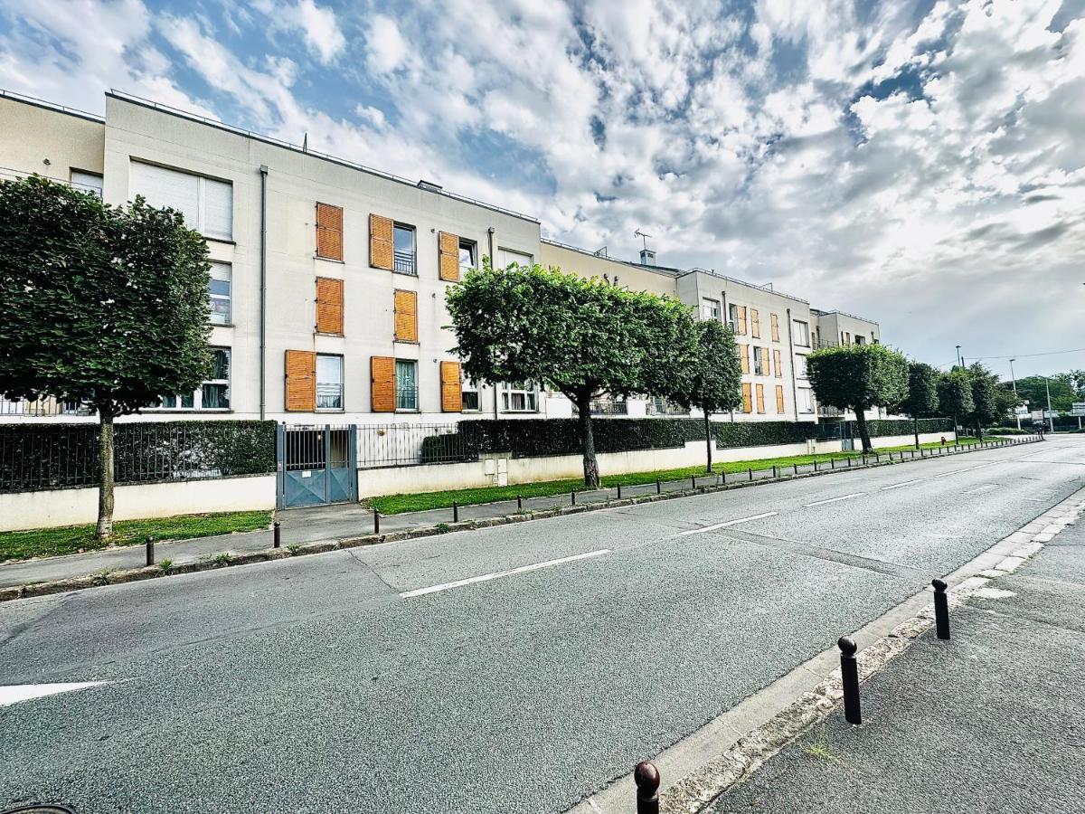 BtoBed - Location Professionnelle - Appartement 4 personnes Parking Gratuit - Proche Parc des Expositions et Aéroport CDG - Chambres d’hôtes