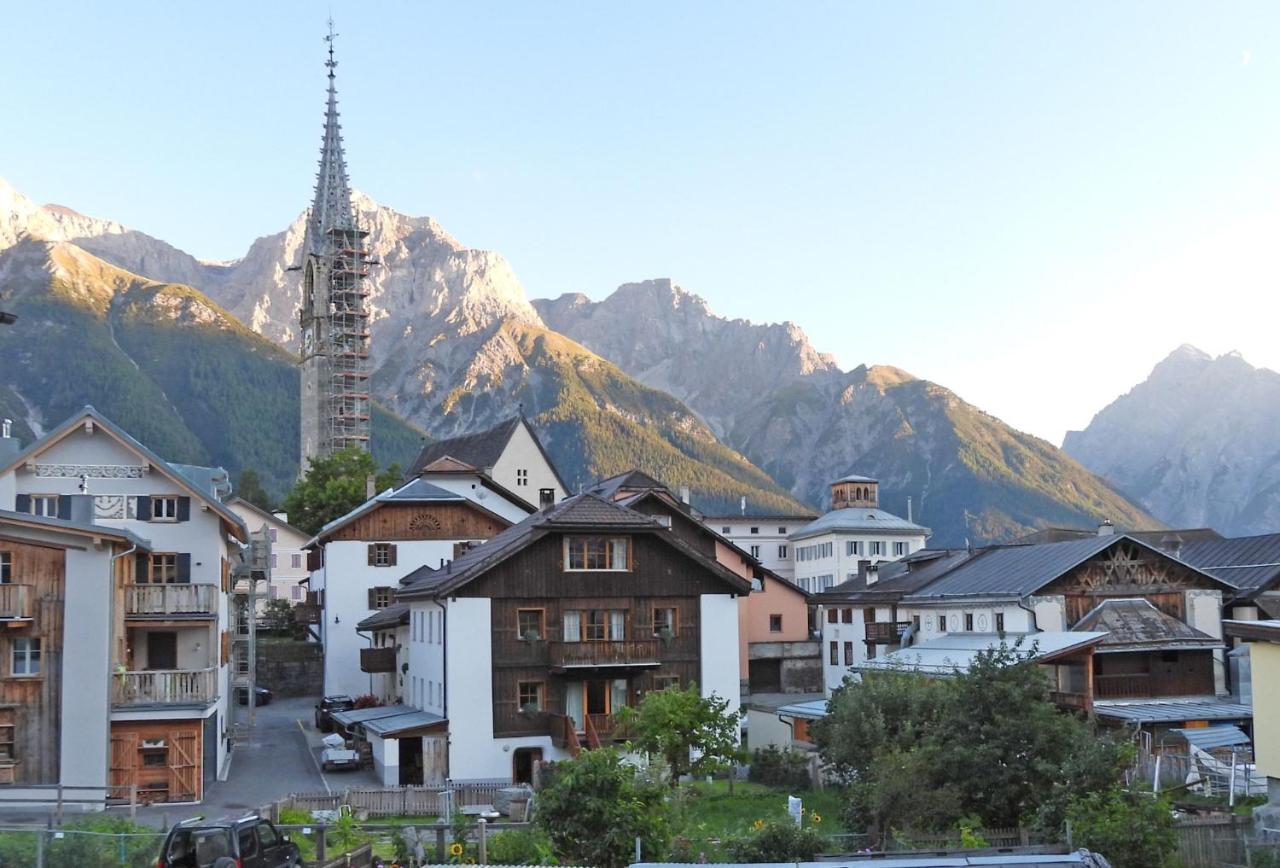 B&B Scuol - Stilvolle 2,5 Zimmer, Ferienwohnung in Sent - Bed and Breakfast Scuol