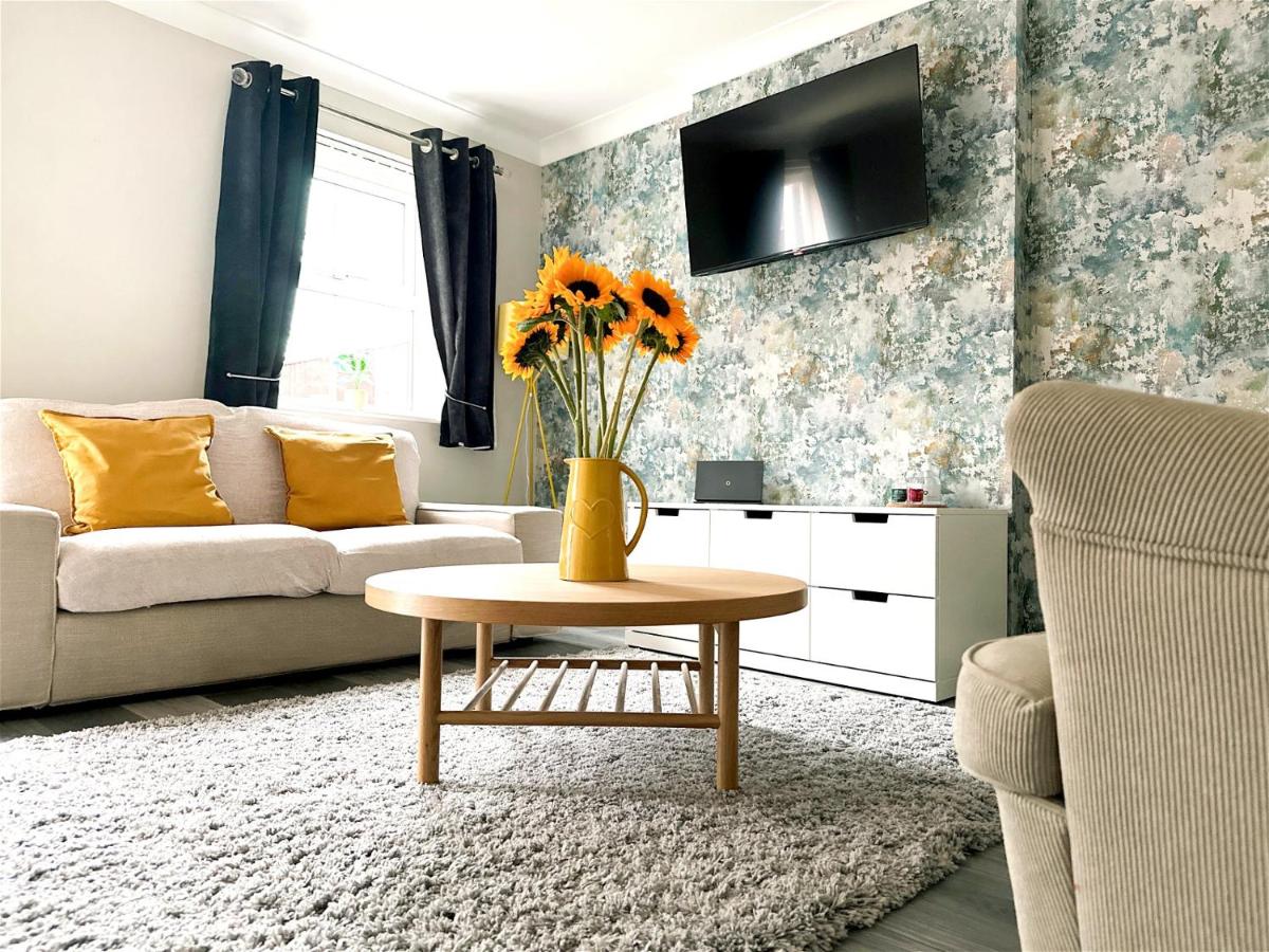 B&B Leeds - Cheerful two-bedroom townhouse near Leeds and York - Bed and Breakfast Leeds