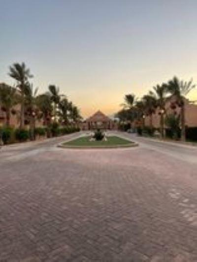 B&B Al ‘Ayn as Sukhnah - Luxurious ground chalet with a private garden and pool view. - Bed and Breakfast Al ‘Ayn as Sukhnah